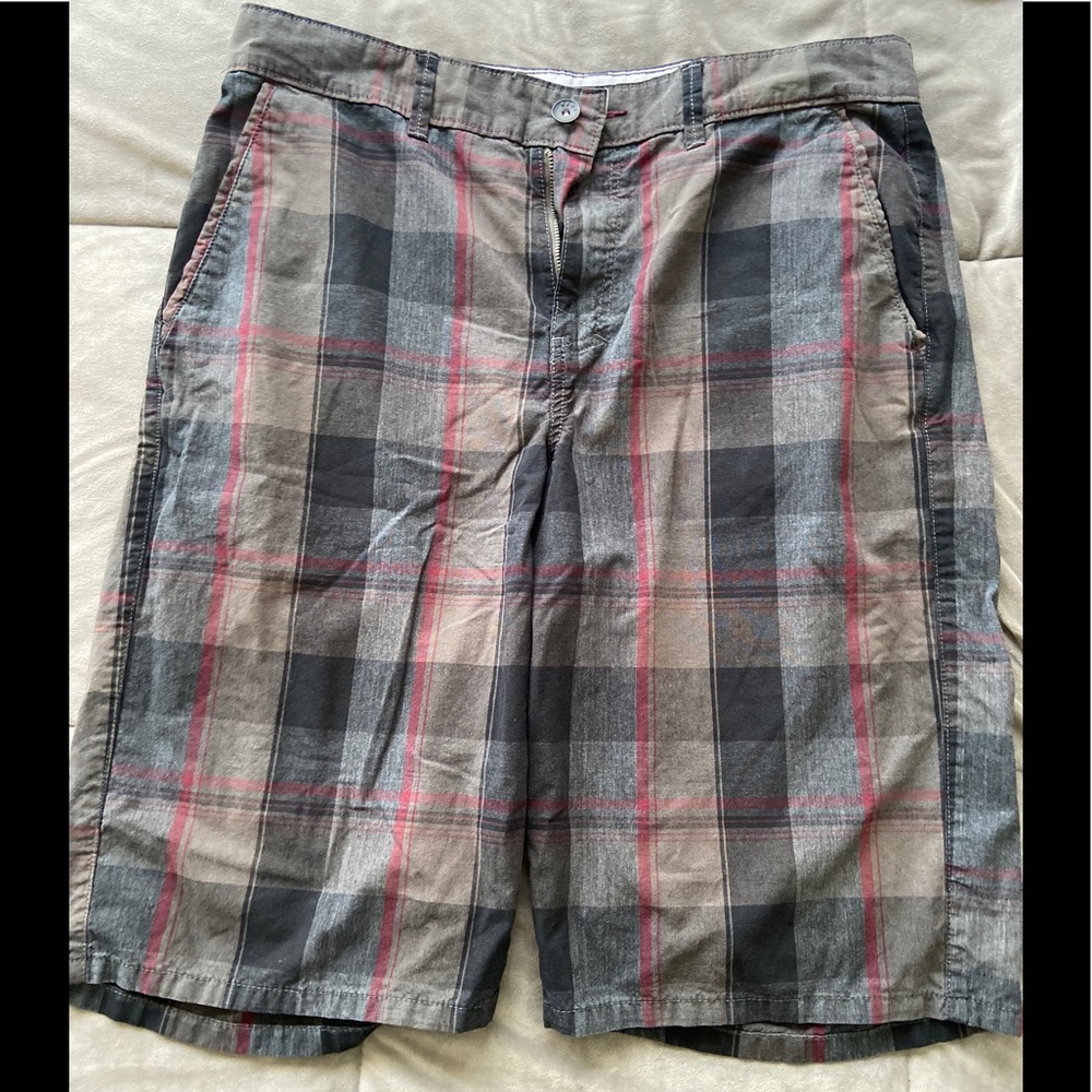 Men’s Tony Hawk plaid shorts